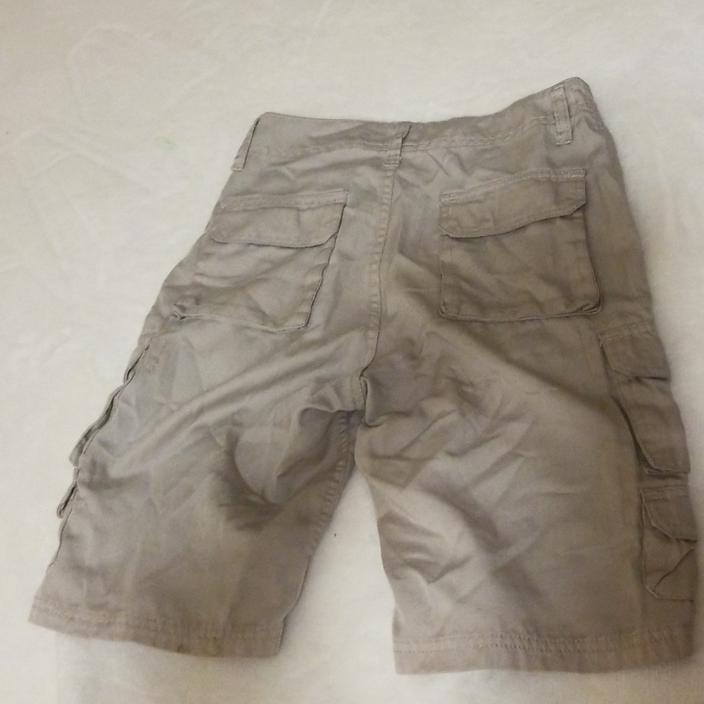 Shorts - Picture 3 of 3